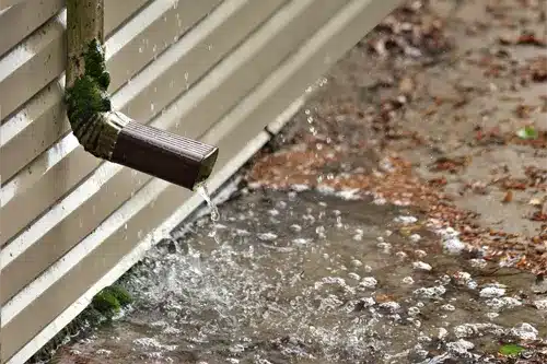 20 signs of foundation damage - foundation water pooling